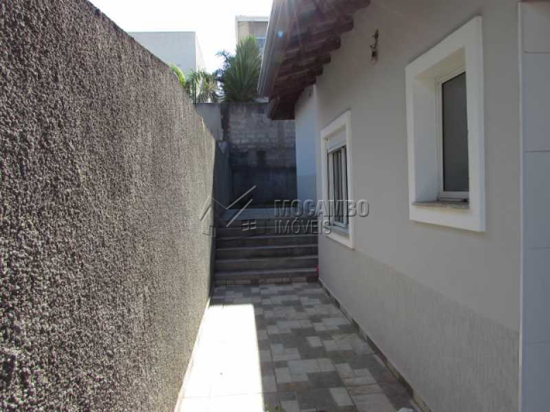 Conheça Corredor Lateral do imóvel - Casa em Condominio À Venda - Itatiba - SP - Residencial Fazenda Serrinha - FCCN30257 - 9 Corredor Lateral - Casa em Condominio À Venda - Itatiba - SP - Residencial Fazenda Serrinha - FCCN30257 - 9