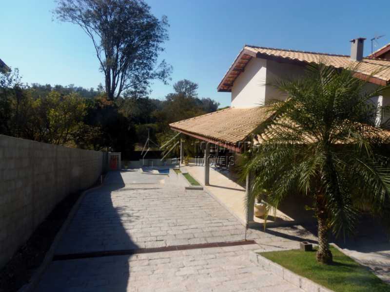 Conheça Acesso para Garagem Coberta do imóvel - Casa À Venda no Condomínio Ville Chamonix - Jardim Nossa Senhora das Graças - Itatiba - SP - FCCN30267 - 27 Acesso para Garagem Coberta - Casa À Venda no Condomínio Ville Chamonix - Jardim Nossa Senhora das Graças - Itatiba - SP - FCCN30267 - 27