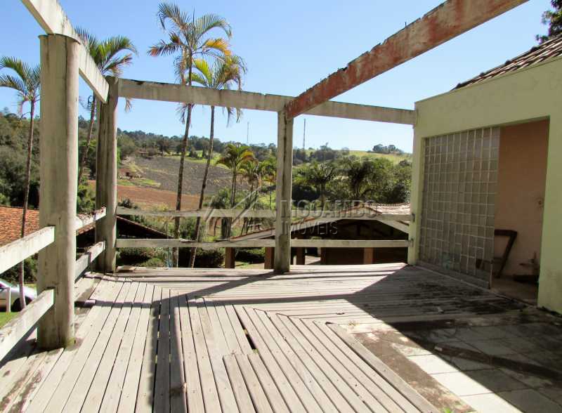 Conheça Deck do imóvel - Chácara 4869m² à venda Itatiba,SP - R$ 2.200.000 - FCCH20047 - 4 Deck - Chácara 4869m² à venda Itatiba,SP - R$ 2.200.000 - FCCH20047 - 4