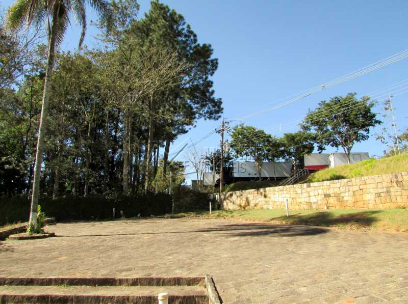 Conheça Estacionamento do imóvel - Chácara 4869m² à venda Itatiba,SP - R$ 2.200.000 - FCCH20047 - 20 Estacionamento - Chácara 4869m² à venda Itatiba,SP - R$ 2.200.000 - FCCH20047 - 20