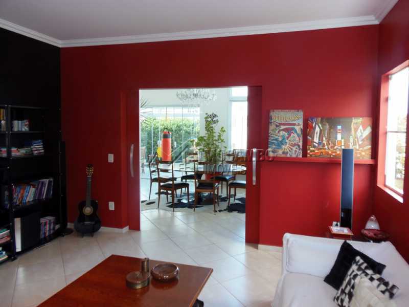 Conheça Sala de TV do imóvel - Casa em Condominio À Venda - Itatiba - SP - Residencial Fazenda Serrinha - FCCN30276 - 6 Sala de TV - Casa em Condominio À Venda - Itatiba - SP - Residencial Fazenda Serrinha - FCCN30276 - 6