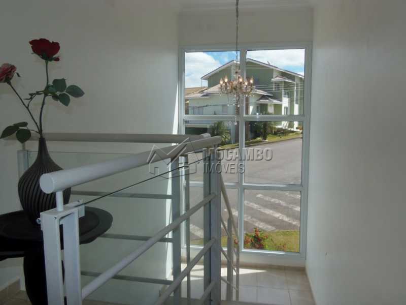 Conheça Acesso as Suítes do imóvel - Casa em Condominio À Venda - Itatiba - SP - Residencial Fazenda Serrinha - FCCN30276 - 10 Acesso as Suítes - Casa em Condominio À Venda - Itatiba - SP - Residencial Fazenda Serrinha - FCCN30276 - 10