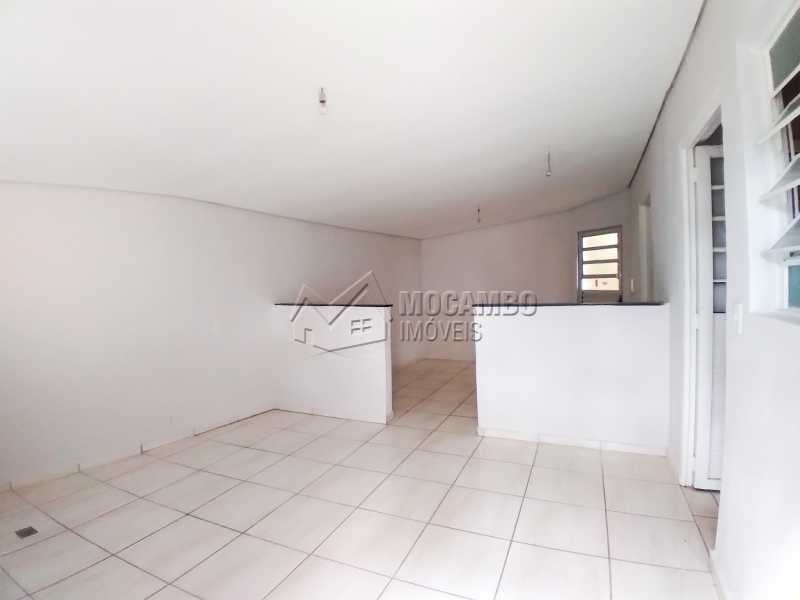 Conheça Sala do imóvel - Casa 2 quartos para alugar Itatiba,SP Centro - R$ 750 - FCCA20809 - 4 Sala - Casa 2 quartos para alugar Itatiba,SP Centro - R$ 750 - FCCA20809 - 4