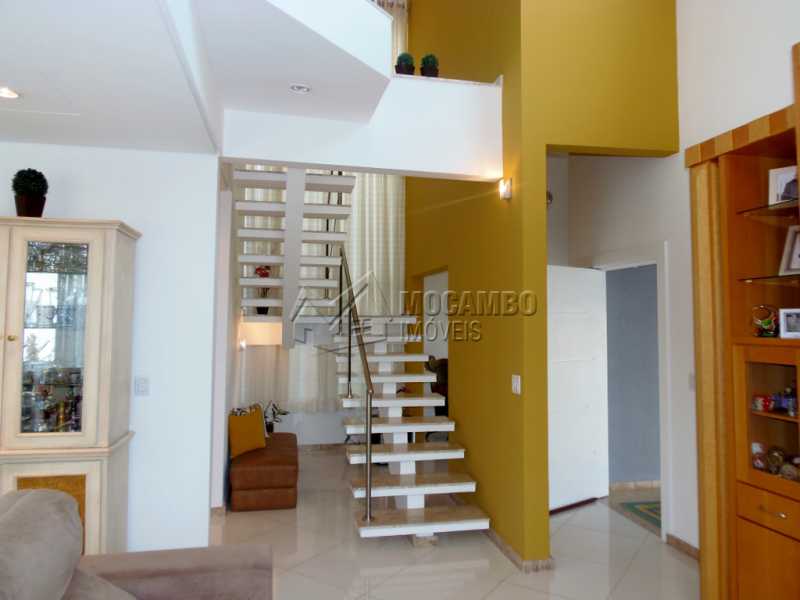 Conheça Acesso ao Pavimento Superior do imóvel - Casa em Condominio À Venda - Itatiba - SP - Residencial Fazenda Serrinha - FCCN30282 - 6 Acesso ao Pavimento Superior - Casa em Condominio À Venda - Itatiba - SP - Residencial Fazenda Serrinha - FCCN30282 - 6