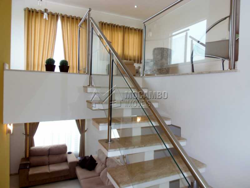 Conheça Acesso ao Pavimento Superior do imóvel - Casa em Condominio À Venda - Itatiba - SP - Residencial Fazenda Serrinha - FCCN30282 - 14 Acesso ao Pavimento Superior - Casa em Condominio À Venda - Itatiba - SP - Residencial Fazenda Serrinha - FCCN30282 - 14