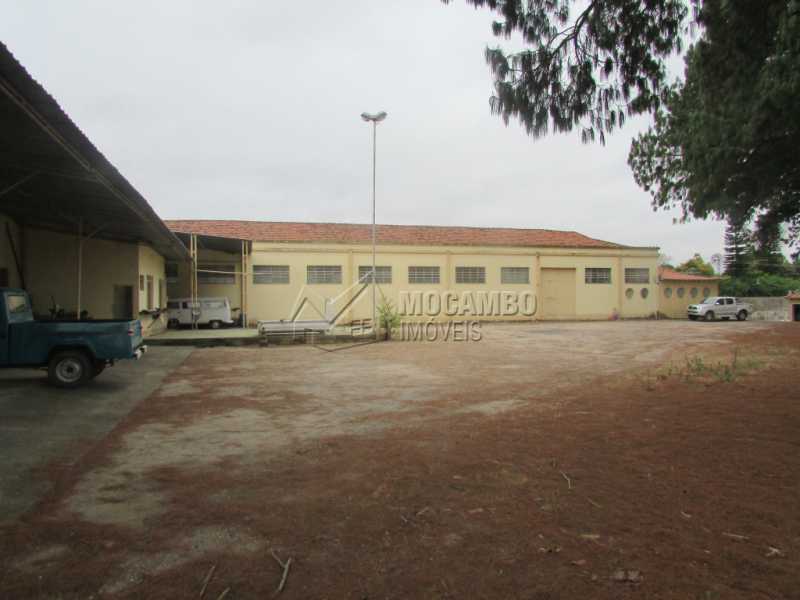 Conheça Área Externa do imóvel - Galpão Para Alugar - Itatiba - SP - Jardim Santo Antônio - FCGA00122 - 5 Área Externa - Galpão Para Alugar - Itatiba - SP - Jardim Santo Antônio - FCGA00122 - 5