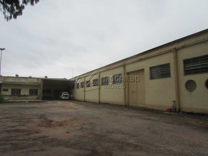 Conheça Área Externa do imóvel - Galpão Para Alugar - Itatiba - SP - Jardim Santo Antônio - FCGA00122 - 8 Área Externa - Galpão Para Alugar - Itatiba - SP - Jardim Santo Antônio - FCGA00122 - 8