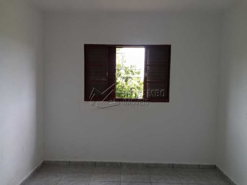 Conheça Quarto do imóvel - Casa 2 quartos para alugar Itatiba,SP - R$ 800 - FCCA20888 - 4 Quarto - Casa 2 quartos para alugar Itatiba,SP - R$ 800 - FCCA20888 - 4