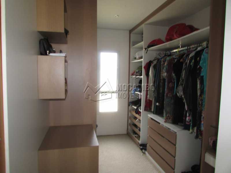 Conheça Closet do imóvel - Casa em Condomínio Bosque dos Pires, Rodovia Alkindar Monteiro Junqueira,Itatiba, Bairro Sítio da Moenda, SP À Venda, 4 Quartos, 358m² - FCCN40100 - 12 Closet - Casa em Condomínio Bosque dos Pires, Rodovia Alkindar Monteiro Junqueira,Itatiba, Bairro Sítio da Moenda, SP À Venda, 4 Quartos, 358m² - FCCN40100 - 12