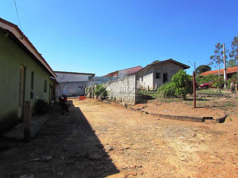 Conheça Casa principal do imóvel - Chácara 3548m² à venda Itatiba,SP - R$ 800.000 - FCCH30097 - 16 Casa principal - Chácara 3548m² à venda Itatiba,SP - R$ 800.000 - FCCH30097 - 16