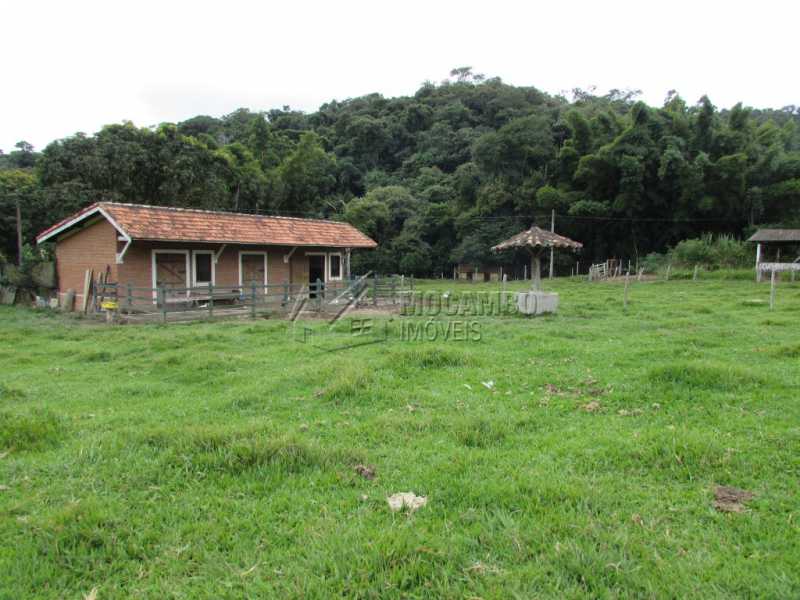 Conheça Baias do imóvel - Sítio 193600m² à venda Itatiba,SP - R$ 2.500.000 - FCSI30003 - 4 Baias - Sítio 193600m² à venda Itatiba,SP - R$ 2.500.000 - FCSI30003 - 4
