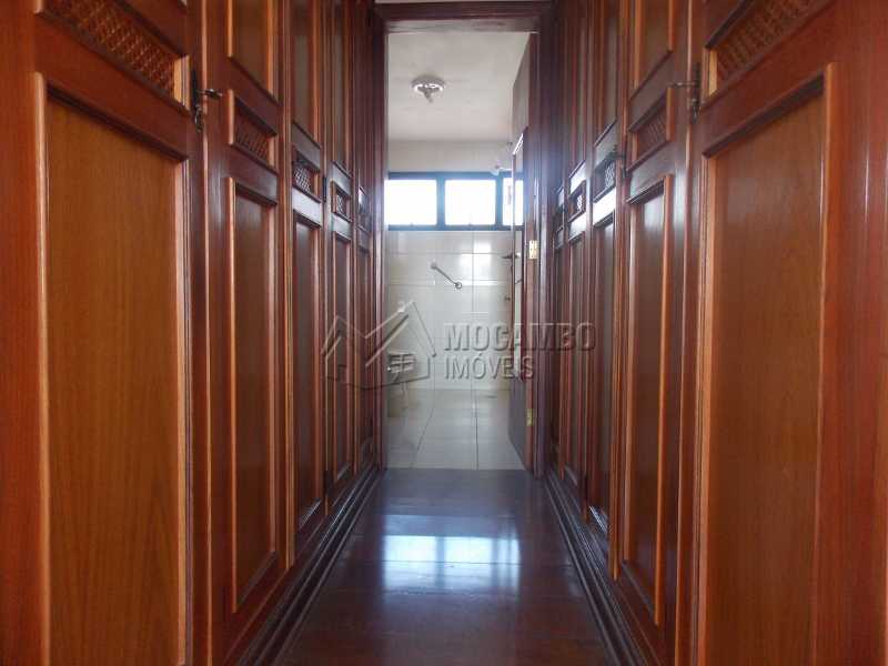 Conheça Closet do imóvel - Apartamento Condomínio Edifício São Sebastião, Itatiba, Centro, SP À Venda, 3 Quartos, 136m² - FCAP30434 - 11 Closet - Apartamento Condomínio Edifício São Sebastião, Itatiba, Centro, SP À Venda, 3 Quartos, 136m² - FCAP30434 - 11