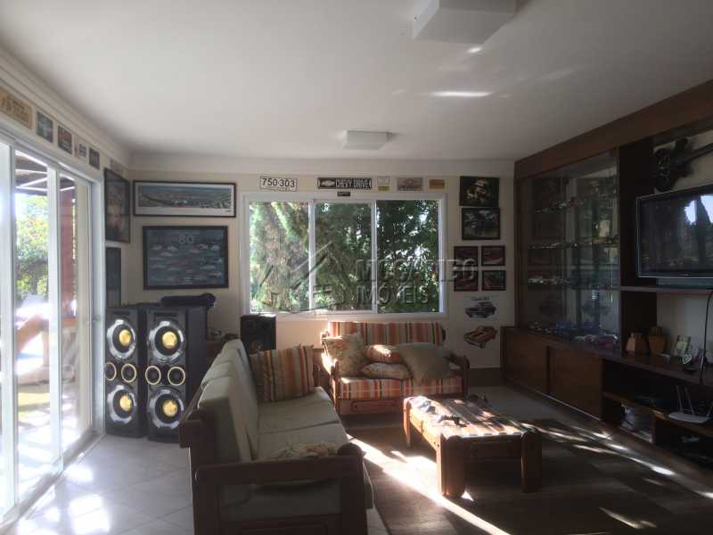 Conheça Sala estar do espaço gourmet do imóvel - Casa em Condomínio 5 quartos à venda Itatiba,SP - R$ 2.500.000 - FCCN50022 - 8 Sala estar do espaço gourmet - Casa em Condomínio 5 quartos à venda Itatiba,SP - R$ 2.500.000 - FCCN50022 - 8