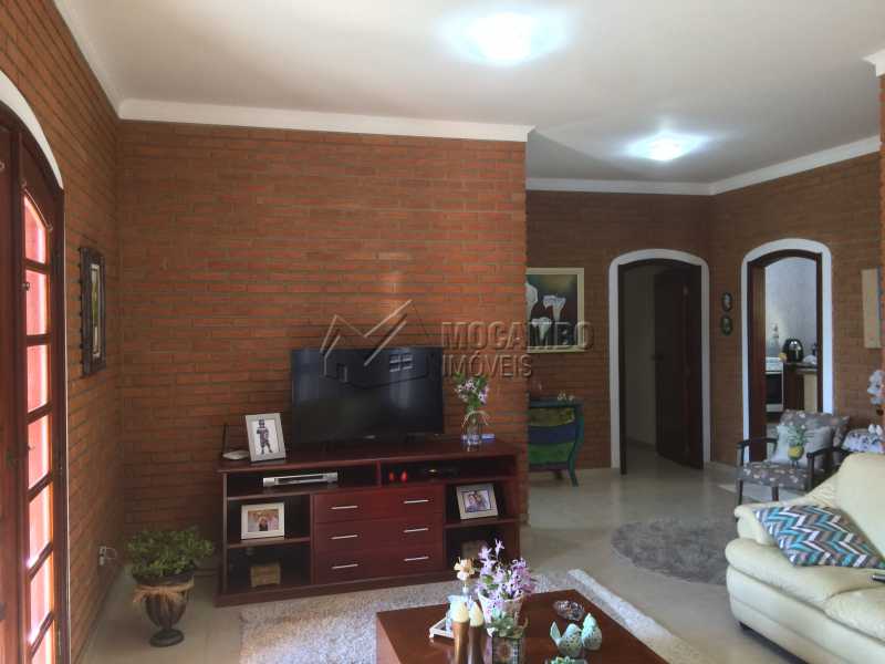 Conheça Sala do imóvel - Chácara 1000m² à venda Itatiba,SP - R$ 850.000 - FCCH30104 - 15 Sala - Chácara 1000m² à venda Itatiba,SP - R$ 850.000 - FCCH30104 - 15