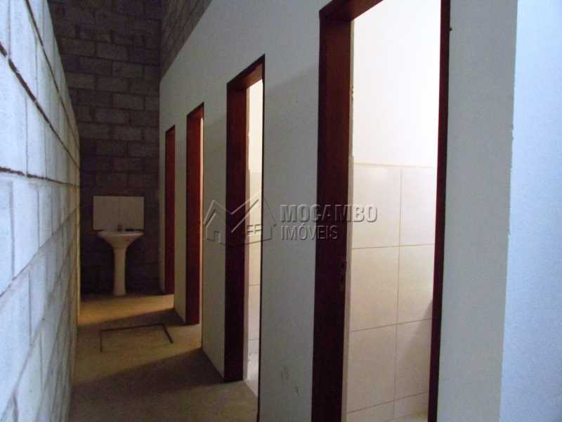 Conheça Banheiros do imóvel - Galpão Para Alugar - Itatiba - SP - Jardim São Luiz II - FCGA00147 - 5 Banheiros - Galpão Para Alugar - Itatiba - SP - Jardim São Luiz II - FCGA00147 - 5
