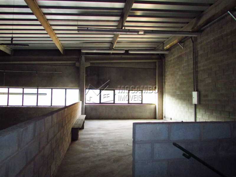 Conheça Mezanino do imóvel - Galpão Para Alugar - Itatiba - SP - Jardim São Luiz II - FCGA00147 - 6 Mezanino - Galpão Para Alugar - Itatiba - SP - Jardim São Luiz II - FCGA00147 - 6