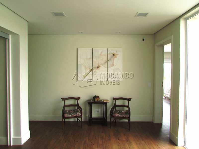 Conheça Sala entre suítes do imóvel - Casa Para Alugar no Condomínio Morada das Fontes - Jardim das Laranjeiras - Itatiba - SP - FCCN30362 - 21 Sala entre suítes - Casa Para Alugar no Condomínio Morada das Fontes - Jardim das Laranjeiras - Itatiba - SP - FCCN30362 - 21