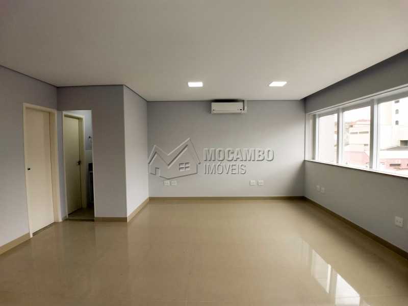 Conheça Sala do imóvel - Sala Comercial 44m² para alugar Itatiba,SP - R$ 1.120 - FCSL00167 - 5 Sala - Sala Comercial 44m² para alugar Itatiba,SP - R$ 1.120 - FCSL00167 - 5
