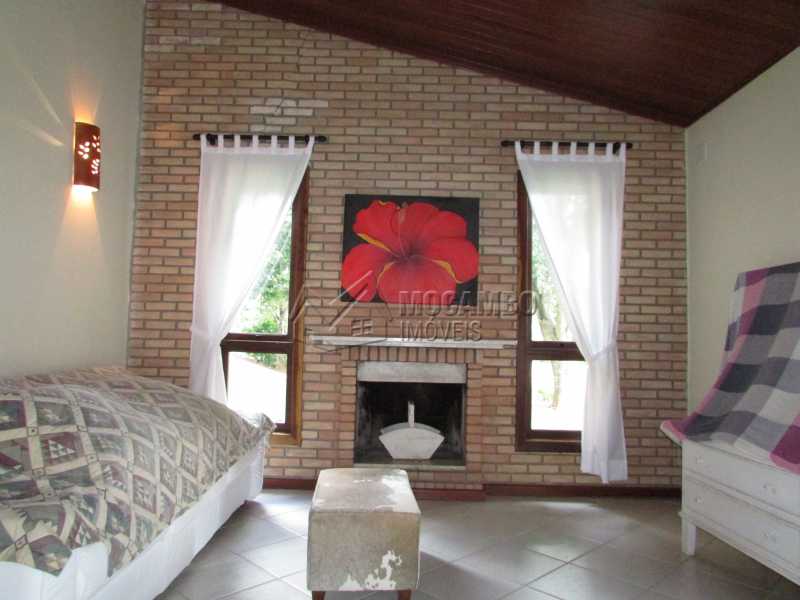 Conheça Sala lareira do imóvel - Casa Para Alugar no Condomínio Itaembú - Sítio da Moenda - Itatiba - SP - FCCN60006 - 6 Sala lareira - Casa Para Alugar no Condomínio Itaembú - Sítio da Moenda - Itatiba - SP - FCCN60006 - 6