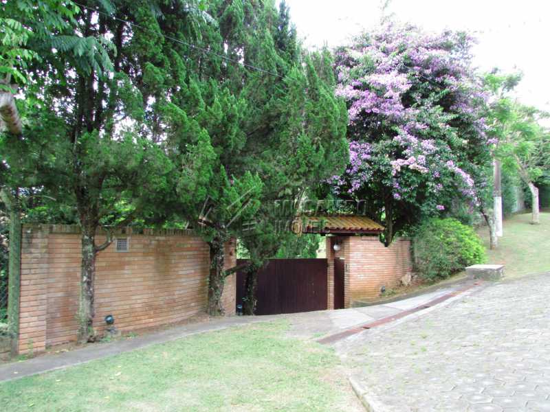 Conheça Entrada do imóvel - Casa Para Alugar no Condomínio Itaembú - Sítio da Moenda - Itatiba - SP - FCCN60006 - 1 Entrada - Casa Para Alugar no Condomínio Itaembú - Sítio da Moenda - Itatiba - SP - FCCN60006 - 1