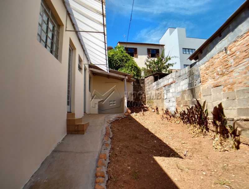 Conheça Quintal edícula do imóvel - Casa Para Alugar - Itatiba - SP - Centro - FCCA21122 - 19 Quintal edícula - Casa Para Alugar - Itatiba - SP - Centro - FCCA21122 - 19