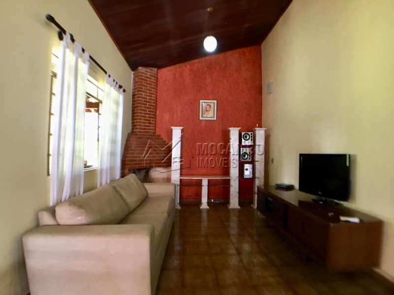 Conheça Sala de tv do imóvel - Chácara À Venda - Itatiba - SP - Jardim Leonor - FCCH30109 - 5 Sala de tv - Chácara À Venda - Itatiba - SP - Jardim Leonor - FCCH30109 - 5