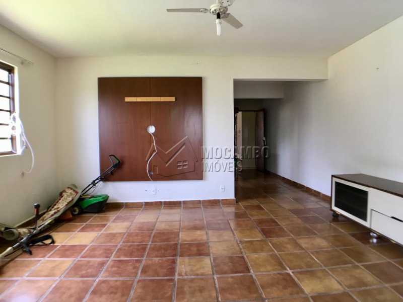 Conheça Sala edícula do imóvel - Chácara À Venda - Itatiba - SP - Jardim Leonor - FCCH30109 - 16 Sala edícula - Chácara À Venda - Itatiba - SP - Jardim Leonor - FCCH30109 - 16