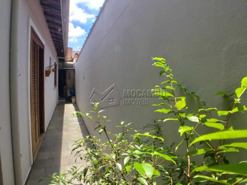 Conheça Corredor externo do imóvel - Casa 3 quartos à venda Itatiba,SP - R$ 380.000 - FCCA31164 - 13 Corredor externo - Casa 3 quartos à venda Itatiba,SP - R$ 380.000 - FCCA31164 - 13