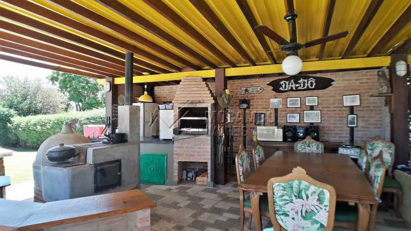 Conheça Área Gourmet do imóvel - Casa À Venda no Condomínio Ville Chamonix - Jardim Nossa Senhora das Graças - Itatiba - SP - FCCN40126 - 8 Área Gourmet - Casa À Venda no Condomínio Ville Chamonix - Jardim Nossa Senhora das Graças - Itatiba - SP - FCCN40126 - 8