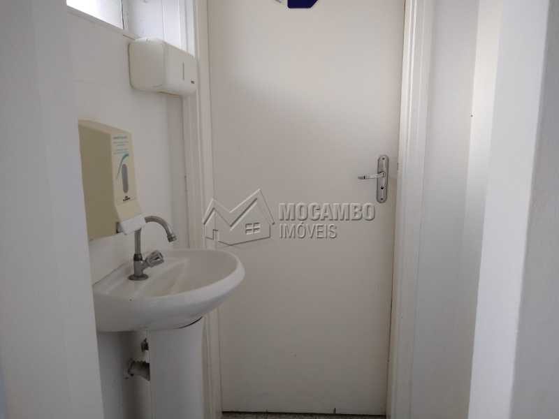 Conheça Lavabo / banheiro do imóvel - Sala Comercial Condomínio Edifício Santa Rosa, Itatiba, Centro, SP Para Alugar, 20m² - FCSL00185 - 8 Lavabo / banheiro - Sala Comercial Condomínio Edifício Santa Rosa, Itatiba, Centro, SP Para Alugar, 20m² - FCSL00185 - 8