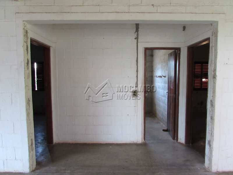 Conheça Interior casa do imóvel - Chácara 3900m² à venda Itatiba,SP - R$ 580.000 - FCCH20062 - 15 Interior casa - Chácara 3900m² à venda Itatiba,SP - R$ 580.000 - FCCH20062 - 15