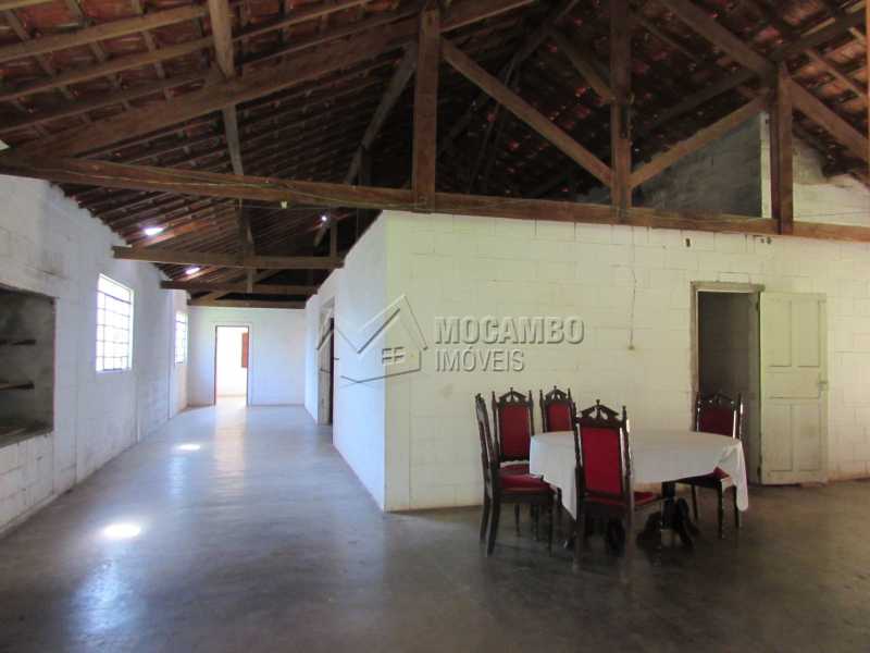 Conheça Interior casa do imóvel - Chácara 3900m² à venda Itatiba,SP - R$ 580.000 - FCCH20062 - 12 Interior casa - Chácara 3900m² à venda Itatiba,SP - R$ 580.000 - FCCH20062 - 12