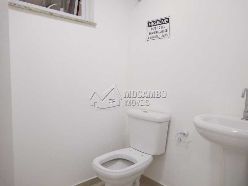 Conheça Banheiro 01 do imóvel - Sala Comercial Para Alugar - Itatiba - SP - Centro - FCSL00195 - 8 Banheiro 01 - Sala Comercial Para Alugar - Itatiba - SP - Centro - FCSL00195 - 8