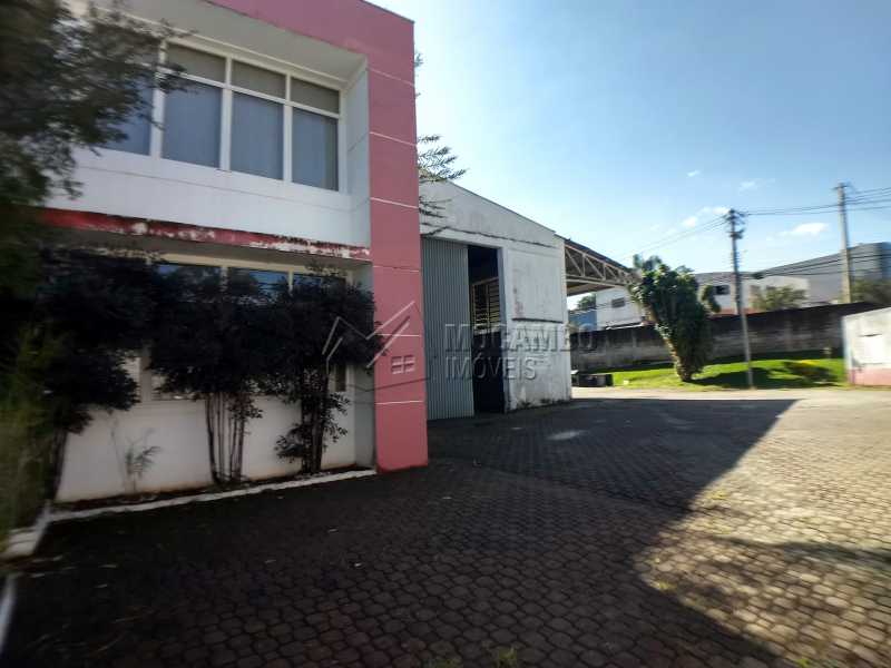 Conheça Área Externa do imóvel - Galpão Para Alugar - Itatiba - SP - Jardim Arizona - FCGA00158 - 4 Área Externa - Galpão Para Alugar - Itatiba - SP - Jardim Arizona - FCGA00158 - 4