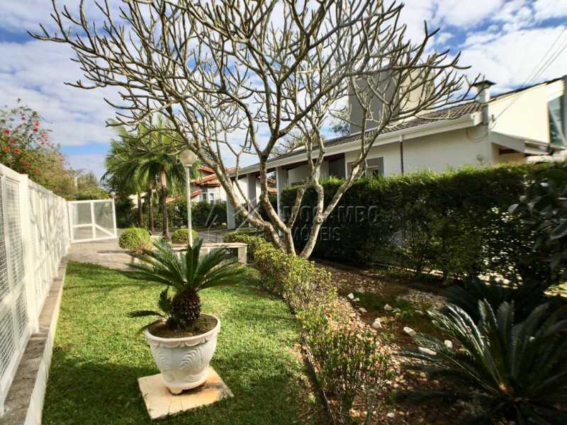 Conheça Jardim do imóvel - Casa em Condomínio 3 quartos à venda Itatiba,SP - R$ 1.200.000 - FCCN30400 - 27 Jardim - Casa em Condomínio 3 quartos à venda Itatiba,SP - R$ 1.200.000 - FCCN30400 - 27