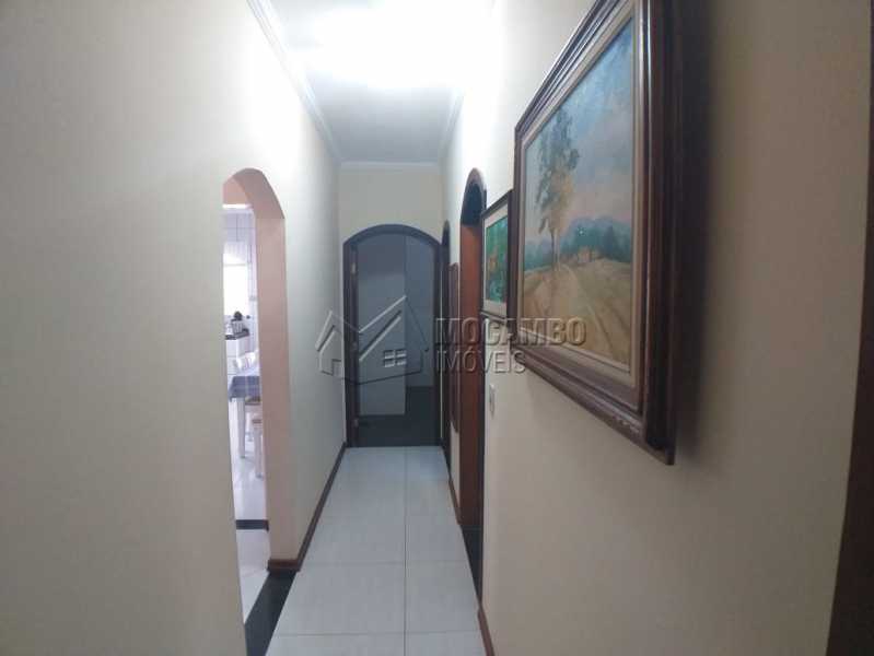 Conheça Acesso aos dormitórios do imóvel - Chácara Itatiba, Terras de San Marco, SP À Venda, 4 Quartos, 180m² - FCCH40029 - 5 Acesso aos dormitórios - Chácara Itatiba, Terras de San Marco, SP À Venda, 4 Quartos, 180m² - FCCH40029 - 5