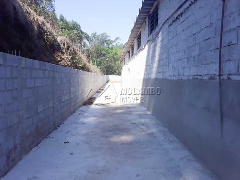 Conheça Quintal do imóvel - Galpão 1000m² Para Alugar Itatiba,SP - R$ 5.600 - FCGA00169 - 9 Quintal - Galpão 1000m² Para Alugar Itatiba,SP - R$ 5.600 - FCGA00169 - 9
