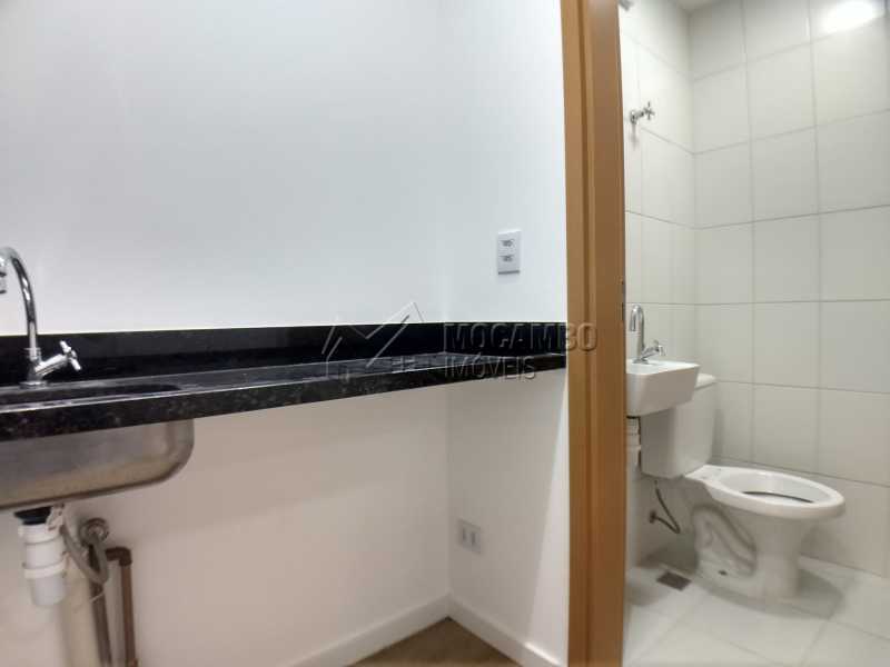 Conheça Copa/Banheiro do imóvel - Sala Comercial Condomínio Edifício Praxx Itatiba, Itatiba, Vila Brasileira, SP Para Alugar, 45m² - FCSL00218 - 4 Copa/Banheiro - Sala Comercial Condomínio Edifício Praxx Itatiba, Itatiba, Vila Brasileira, SP Para Alugar, 45m² - FCSL00218 - 4