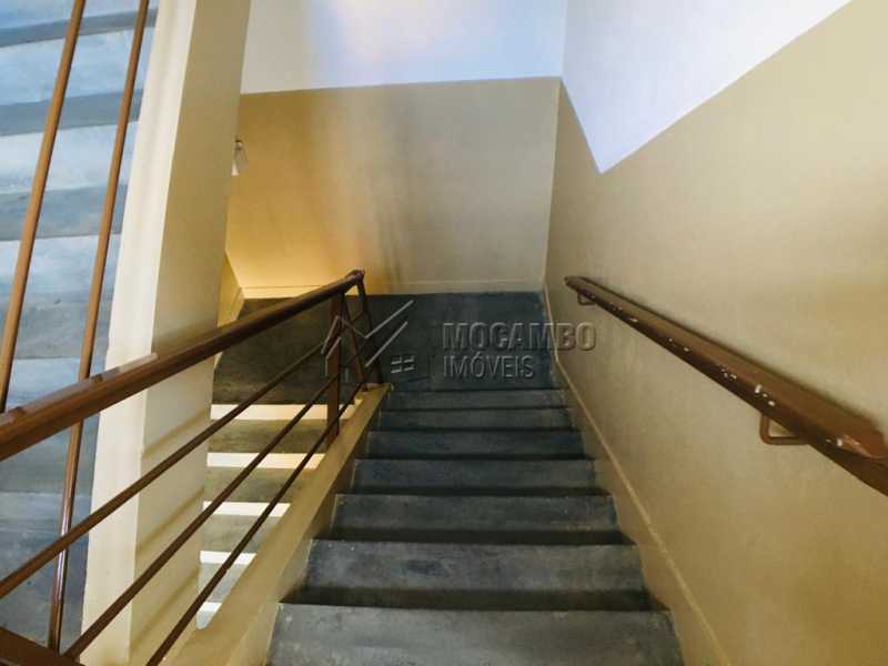 Conheça Escada do imóvel - Apartamento 2 quartos à venda Itatiba,SP - R$ 170.000 - FCAP21074 - 6 Escada - Apartamento 2 quartos à venda Itatiba,SP - R$ 170.000 - FCAP21074 - 6