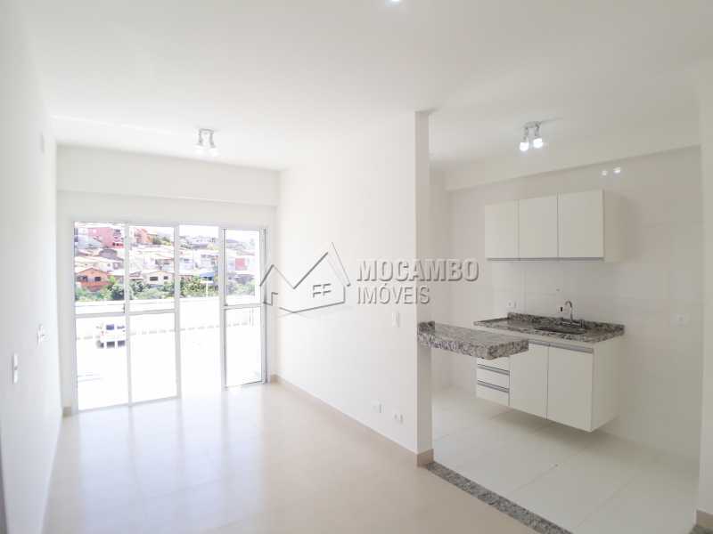 Conheça Sala // Cozinha do imóvel - Apartamento Condomínio Finezzi Residence, Itatiba, Nova Itatiba, SP Para Alugar, 2 Quartos, 50m² - FCAP21087 - 4 Sala // Cozinha - Apartamento Condomínio Finezzi Residence, Itatiba, Nova Itatiba, SP Para Alugar, 2 Quartos, 50m² - FCAP21087 - 4