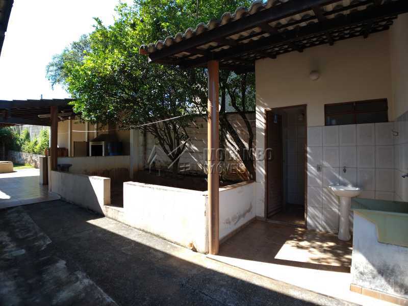 Conheça Banheiro Externo do imóvel - Chácara 1238m² à venda Itatiba,SP - R$ 745.000 - FCCH20065 - 16 Banheiro Externo - Chácara 1238m² à venda Itatiba,SP - R$ 745.000 - FCCH20065 - 16