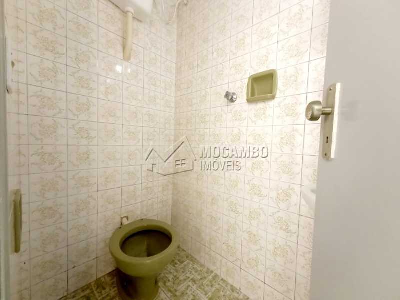 Conheça Banheiro Areá de serviços do imóvel - Casa Comercial para alugar Itatiba,SP Centro - R$ 2.500 - FCCC30017 - 11 Banheiro Areá de serviços - Casa Comercial para alugar Itatiba,SP Centro - R$ 2.500 - FCCC30017 - 11