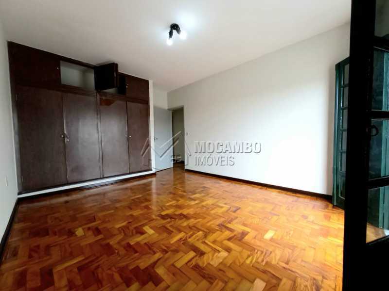 Conheça Quarto 01 do imóvel - Casa Comercial para alugar Itatiba,SP Centro - R$ 2.500 - FCCC30017 - 14 Quarto 01 - Casa Comercial para alugar Itatiba,SP Centro - R$ 2.500 - FCCC30017 - 14