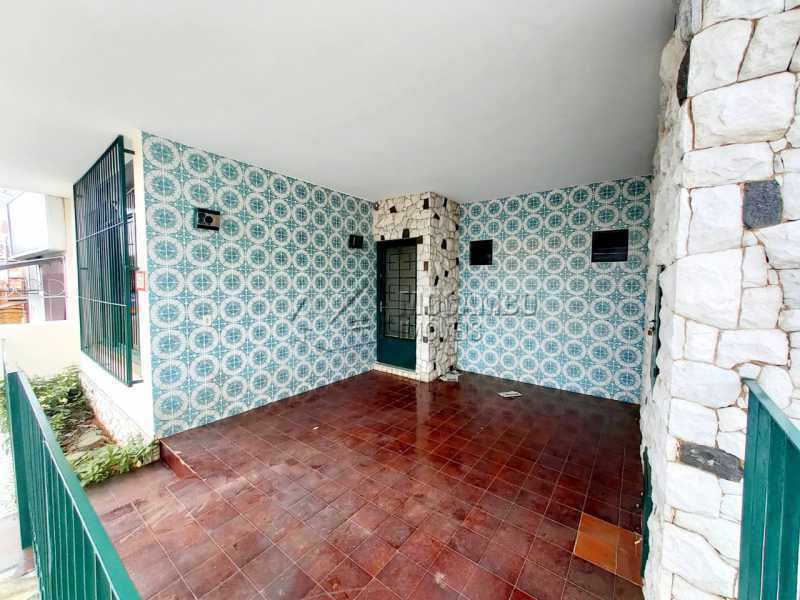 Conheça Garagem do imóvel - Casa Comercial para alugar Itatiba,SP Centro - R$ 2.500 - FCCC30017 - 20 Garagem - Casa Comercial para alugar Itatiba,SP Centro - R$ 2.500 - FCCC30017 - 20