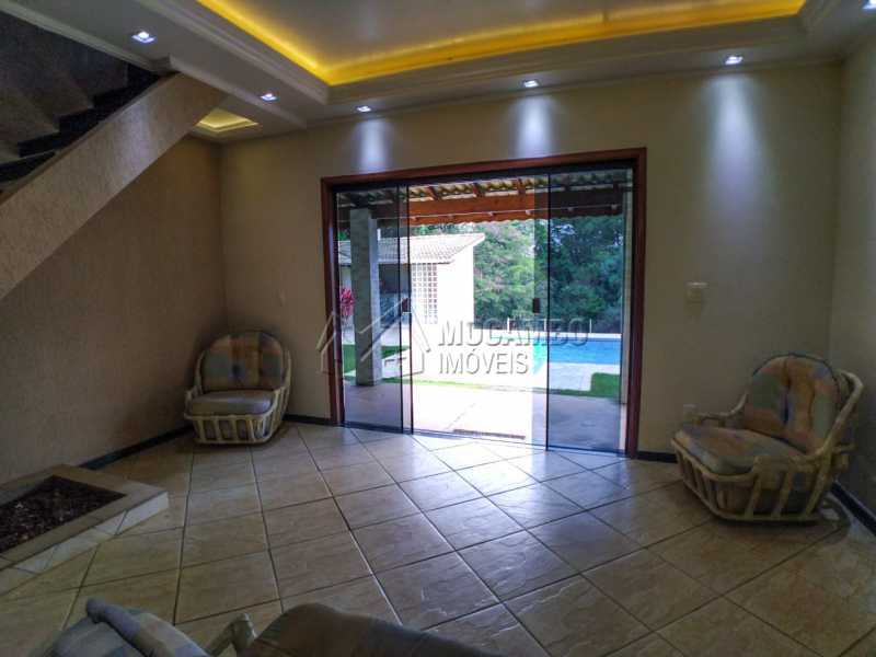 Conheça Sala de acesso área gourmet do imóvel - Casa em Condomínio 4 quartos à venda Itatiba,SP - R$ 990.000 - FCCN40162 - 10 Sala de acesso área gourmet - Casa em Condomínio 4 quartos à venda Itatiba,SP - R$ 990.000 - FCCN40162 - 10