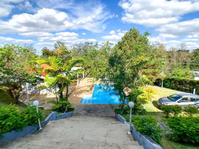 Conheça Jardinagem/Escadaria do imóvel - Casa em Condomínio 4 quartos à venda Itatiba,SP - R$ 1.300.000 - FCCN40165 - 1 Jardinagem/Escadaria - Casa em Condomínio 4 quartos à venda Itatiba,SP - R$ 1.300.000 - FCCN40165 - 1