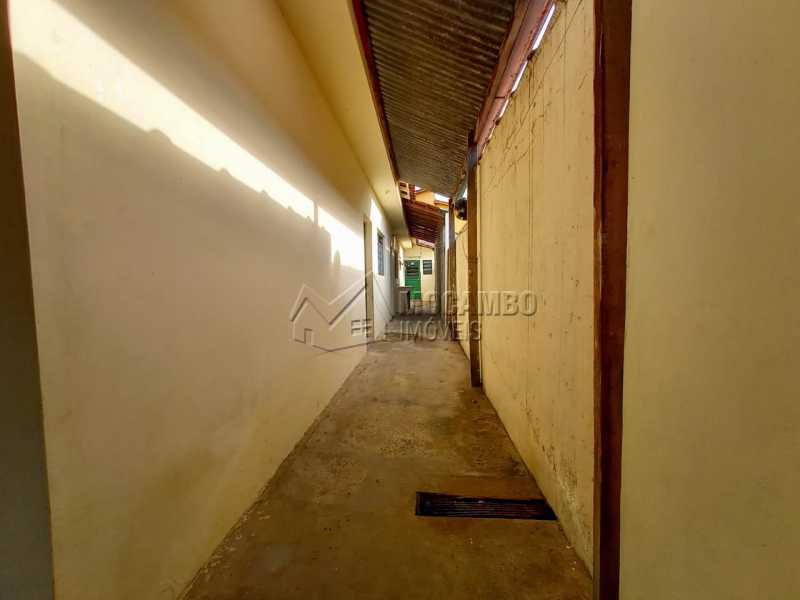 Conheça Corredor externo do imóvel - Casa 2 quartos para alugar Itatiba,SP - R$ 1.300 - FCCA21411 - 6 Corredor externo - Casa 2 quartos para alugar Itatiba,SP - R$ 1.300 - FCCA21411 - 6