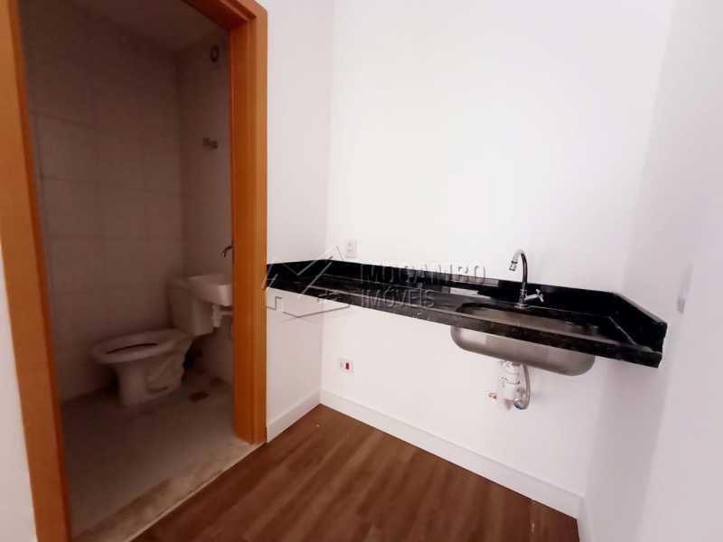 Conheça Cozinha e banheiro. do imóvel - Sala Comercial 38m² para alugar Itatiba,SP - R$ 1.300 - FCSL00230 - 9 Cozinha e banheiro. - Sala Comercial 38m² para alugar Itatiba,SP - R$ 1.300 - FCSL00230 - 9
