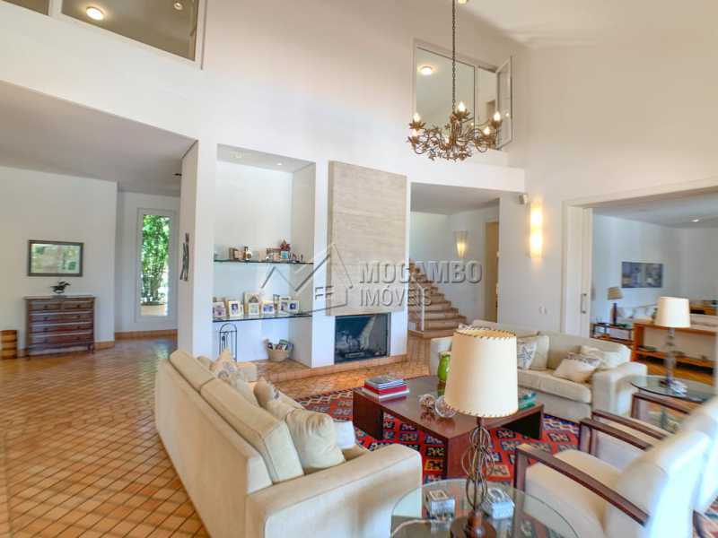 Conheça Sala pé direito alto do imóvel - Casa em Condomínio 10 quartos à venda Bragança Paulista,SP - R$ 15.000.000 - FCCN100002 - 3 Sala pé direito alto - Casa em Condomínio 10 quartos à venda Bragança Paulista,SP - R$ 15.000.000 - FCCN100002 - 3