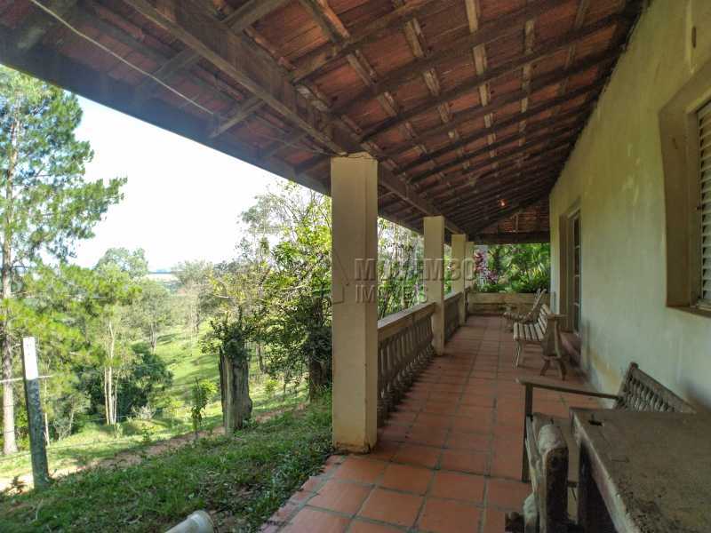 Conheça Varanda sede do imóvel - Sítio 145200m² à venda Itatiba,SP - R$ 1.900.000 - FCSI20013 - 26 Varanda sede - Sítio 145200m² à venda Itatiba,SP - R$ 1.900.000 - FCSI20013 - 26